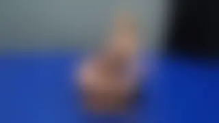Foot fetish wrestling domina defeats sexy babe on the mat